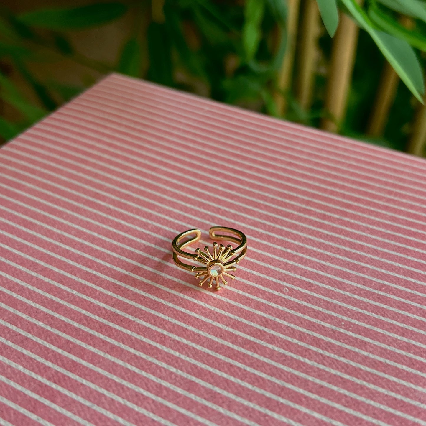 Taşlı Güneş Yüzük Gold