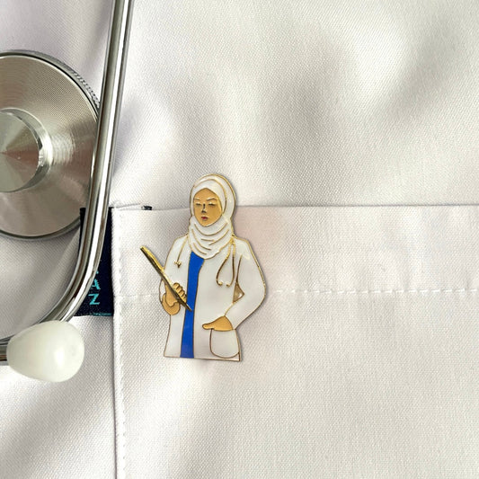 Tesettürlü Doktor Broş