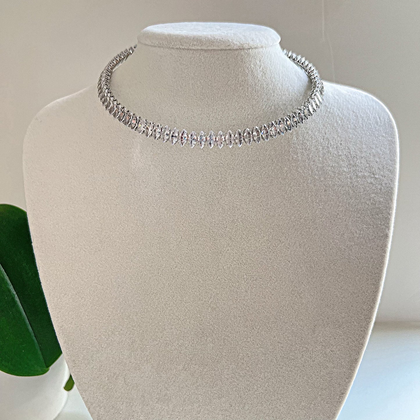 Mekik Taşlı Su Yolu Kolye