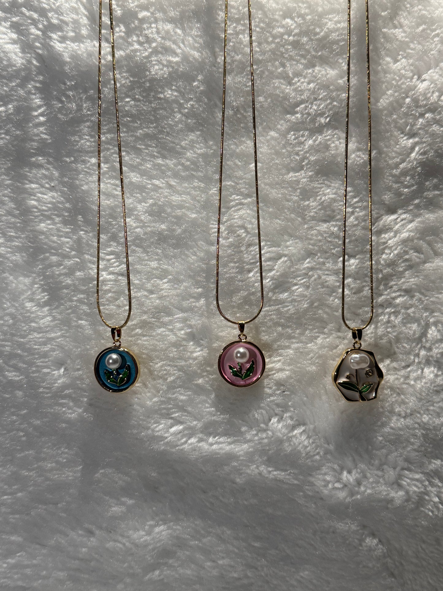 Svitza Accessories Renkli Taş Detaylı Zarif Kolye – Şık ve Romantik Tasarım