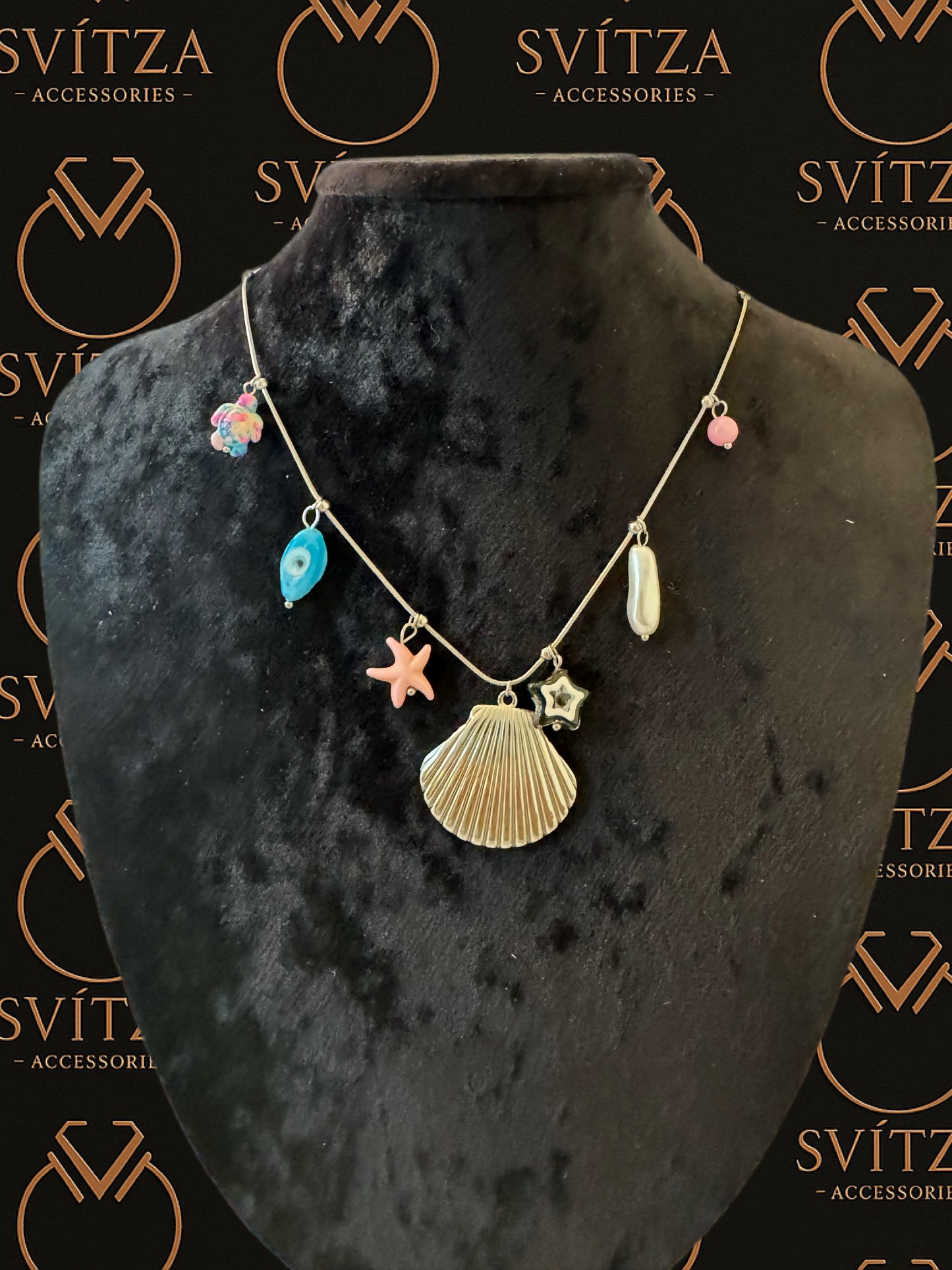 Svitza Accessories - Deniz Kabukları ve Renkli Figürlerle Şık Kolye