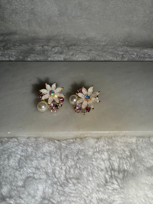 Svitza Accessories İnci ve Zirkon Taşlı Çiçek Tasarımlı Küpe