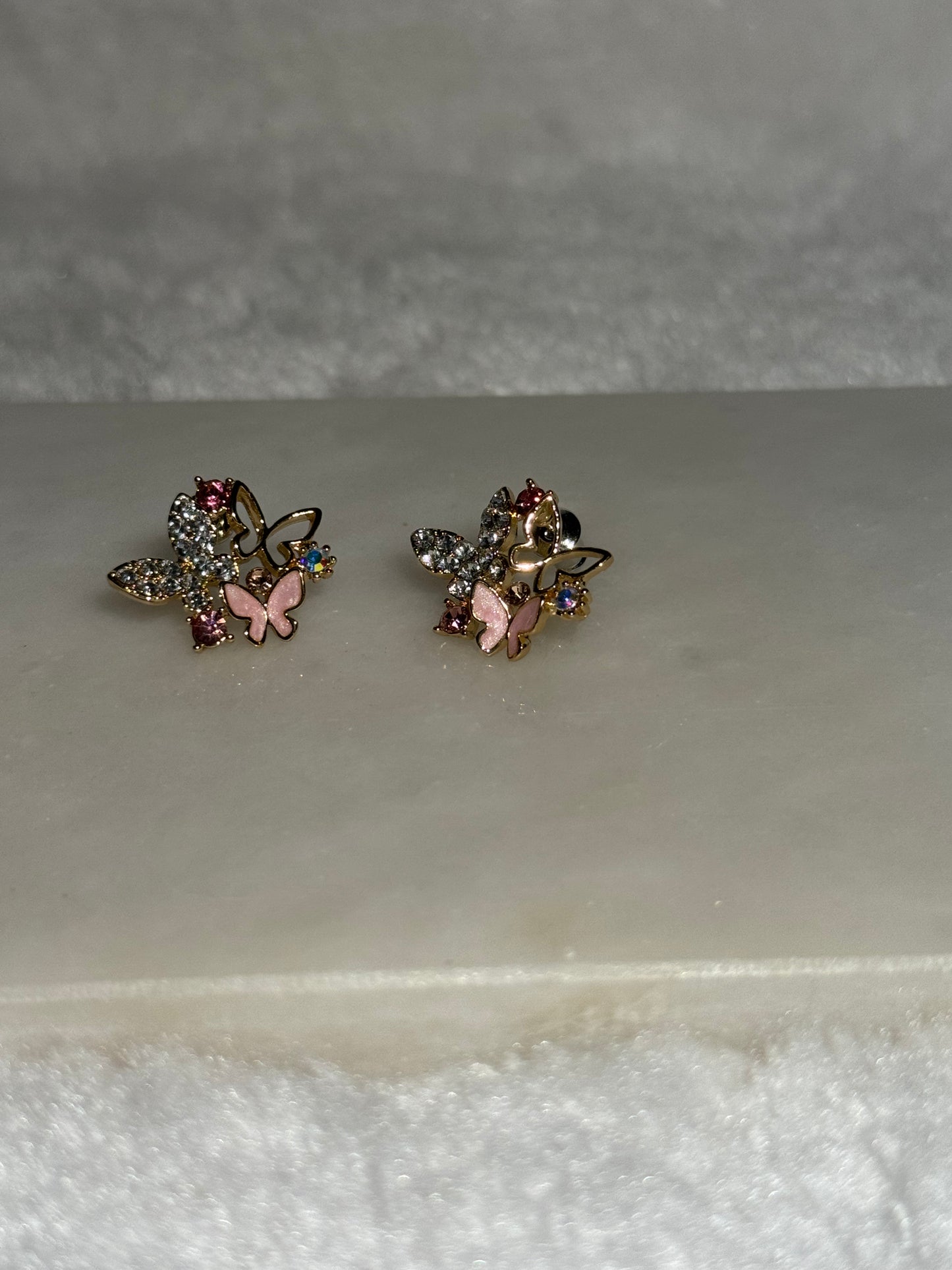 Svitza Accessories Renkli Taşlı Kelebek Desenli Küpe