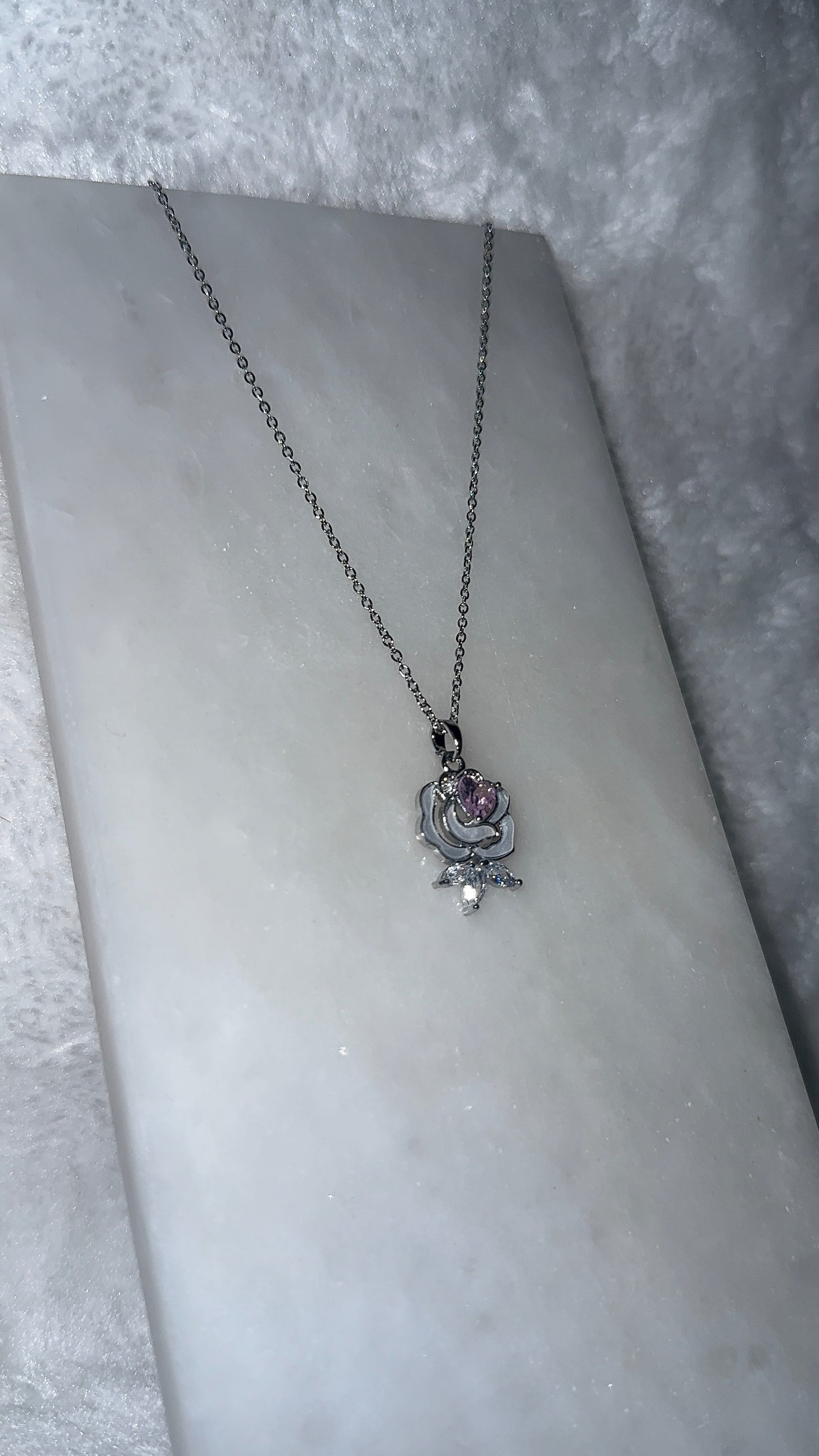 Svitza Accessories Renkli Taşlı Gül Kolye (Altın ve Gümüş Seçenekleri)