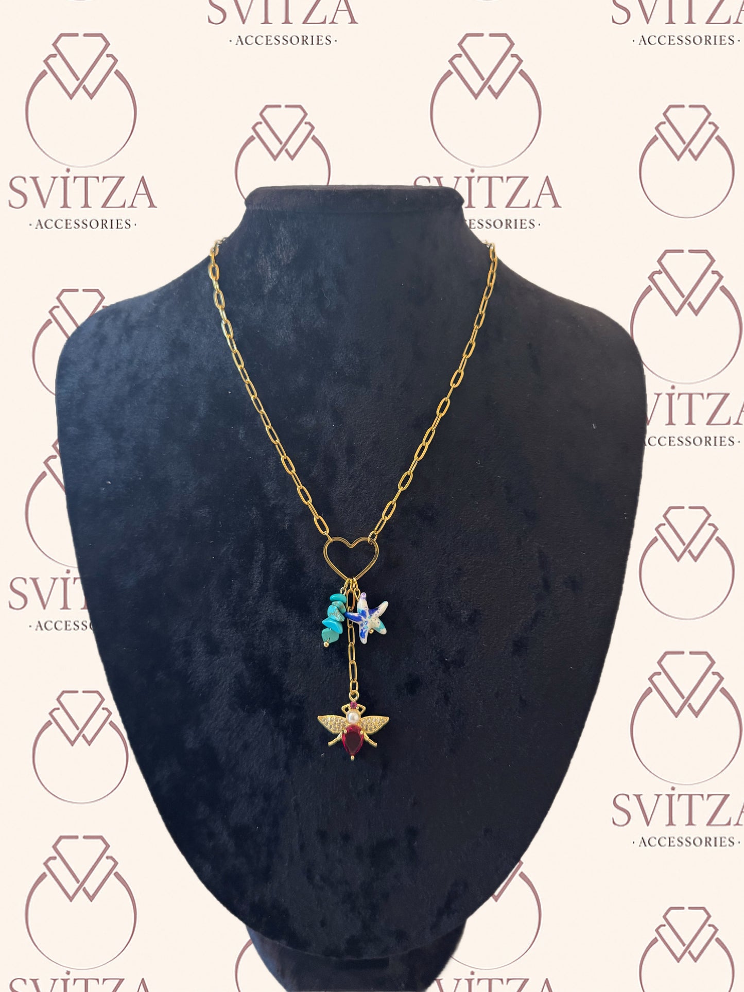 Svitza Accessories Altın Zincir Kolye – Kalp Detaylı, Büyüleyici Arı ve Çiçek Figürleri ile Zarif Tasarım
