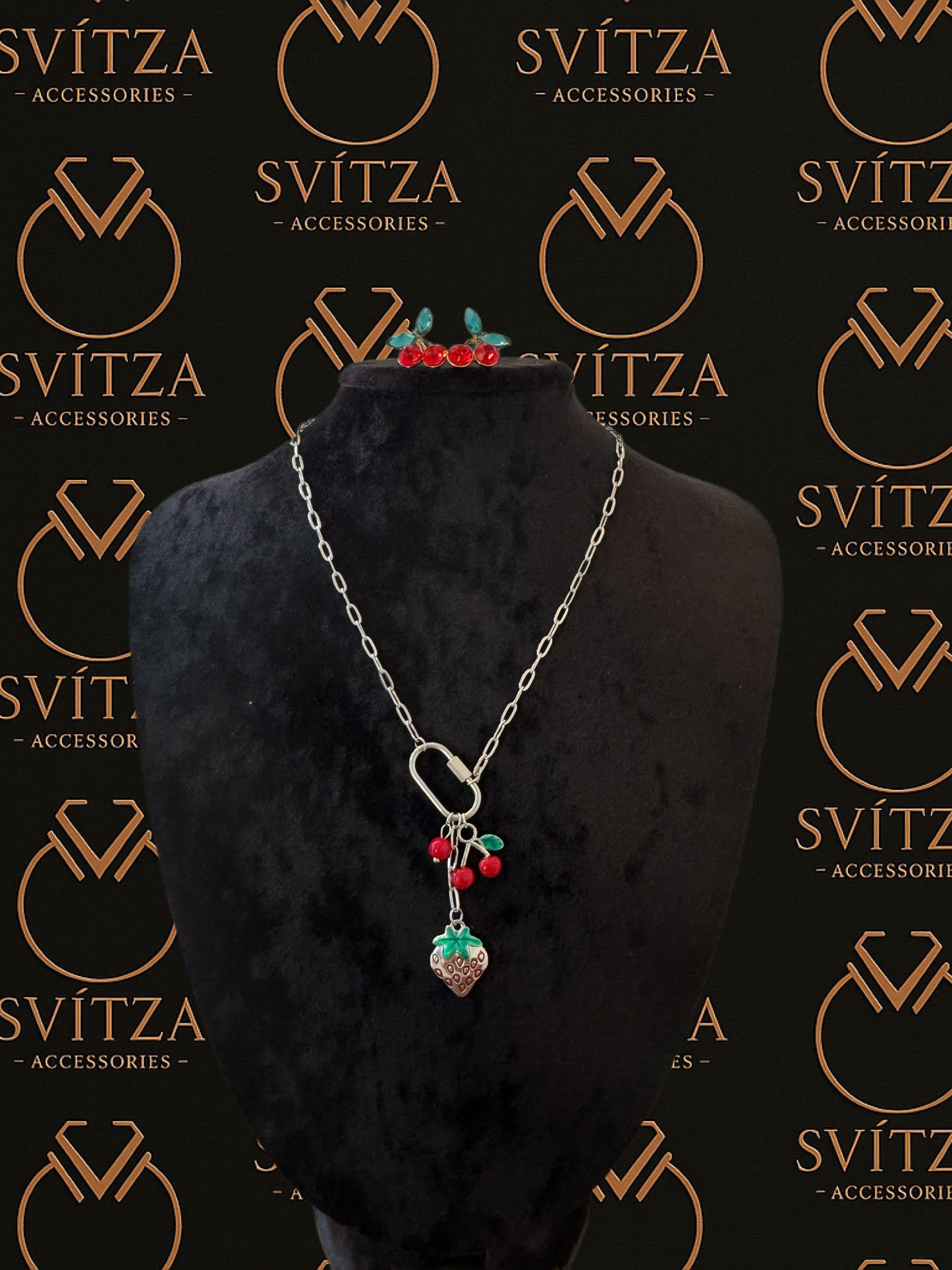 Svitza Accessories - Renkli Çilek ve Kiraz Figürlü Kolye, Şık ve Canlı Tasarım